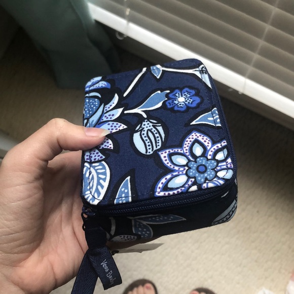 Travel case - Picture 1 of 3